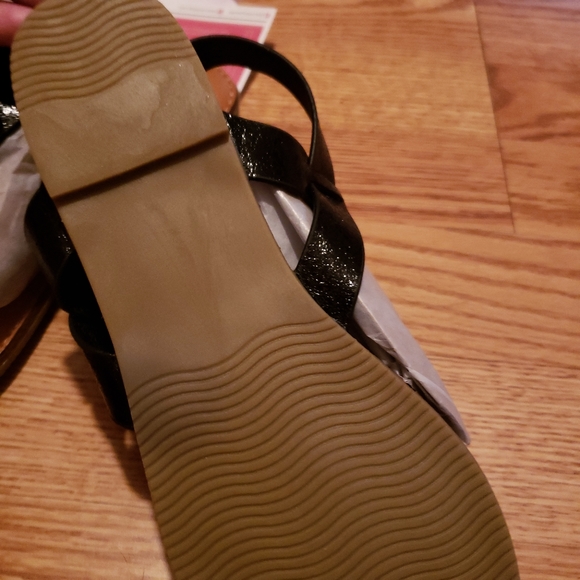 Black Shiny Sandles - Picture 4 of 4